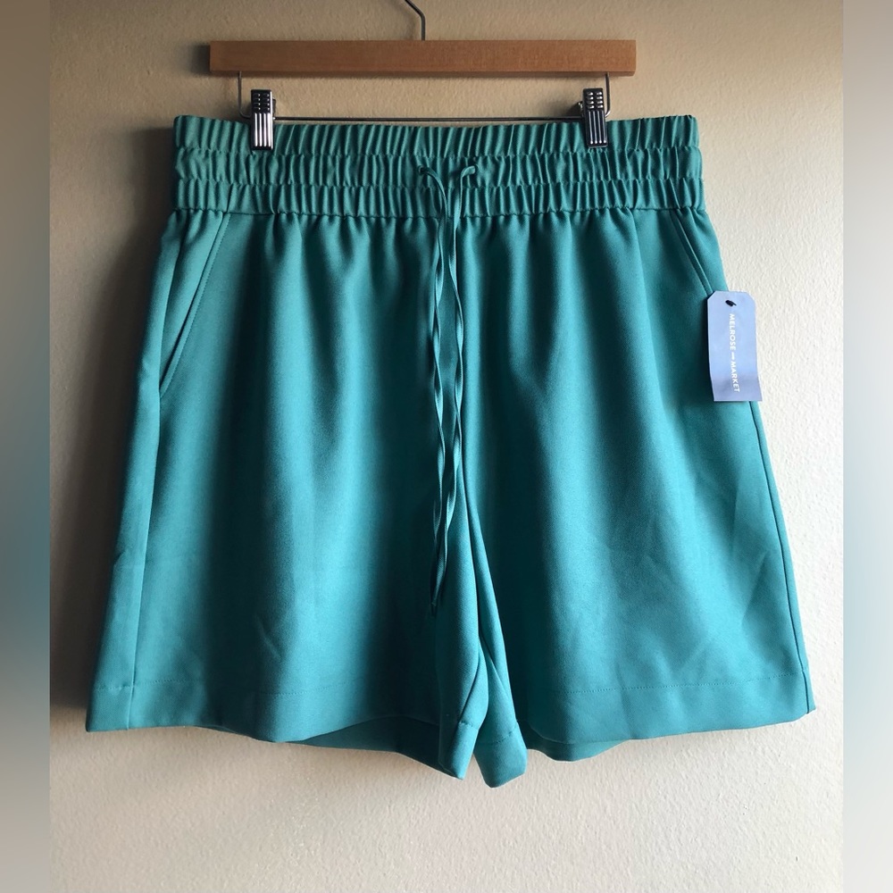 NEW Melrose And Market Green Long Line Shorts Size XL Women’s Pockets